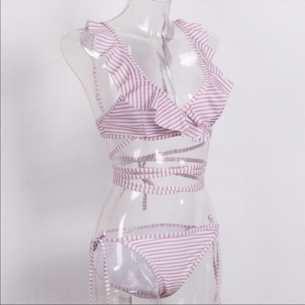 Striped bikini - Picture 3 of 6
